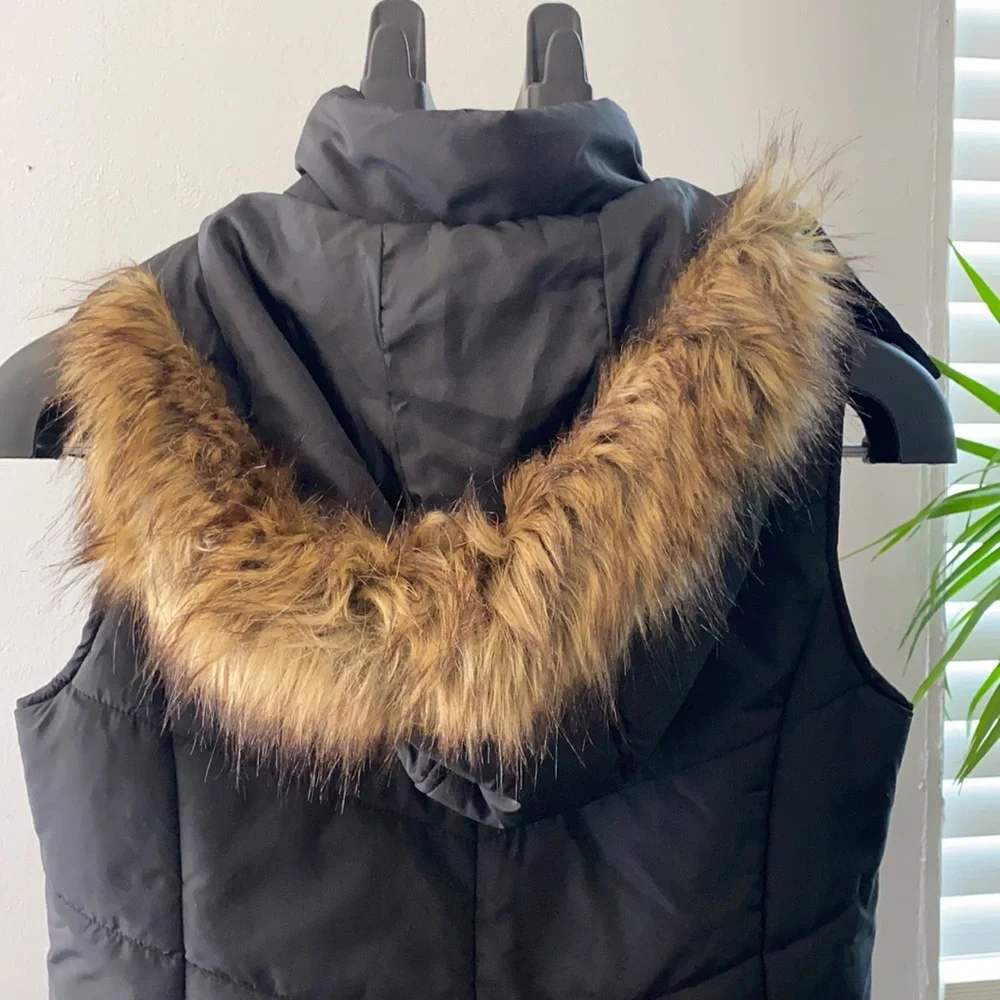 American Rag Women's Fur-Trim Removable Hood Insulated Puffer Vest - Picture 3 of 15